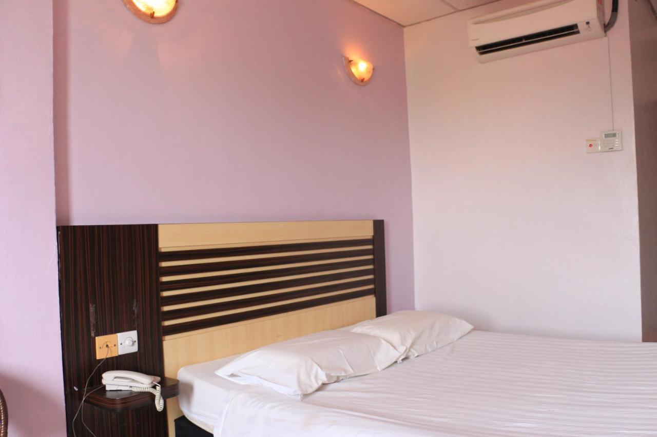 Hotel Lam Seng Pantai Remis Dış mekan fotoğraf