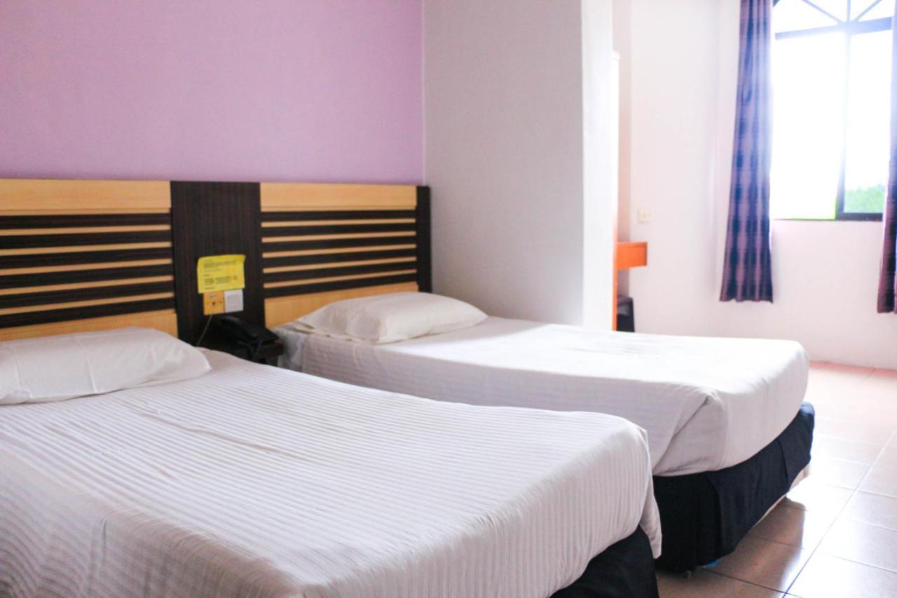 Hotel Lam Seng Pantai Remis Dış mekan fotoğraf